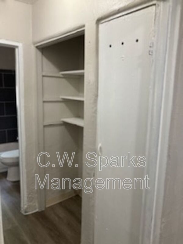 Building Photo - 3923 Dismount St