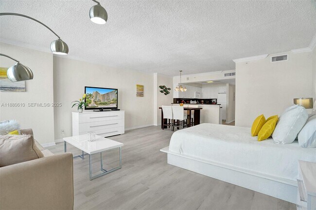 Building Photo - 2501 S Ocean Dr