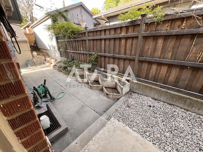Building Photo - 1331 Thornton Ave