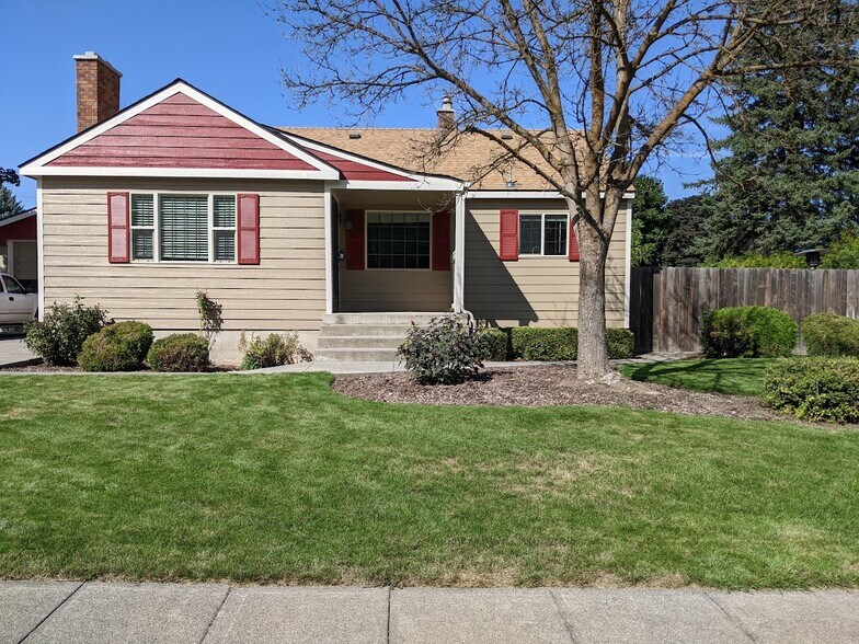 Building Photo - 2310 W Kiernan Ave