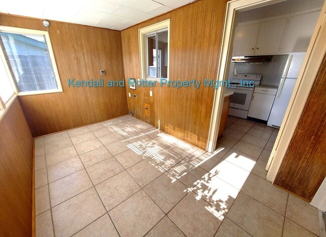 Building Photo - Bright 2BR/1BA Santa Cruz Home with Enclosed Yard & Sunroom!