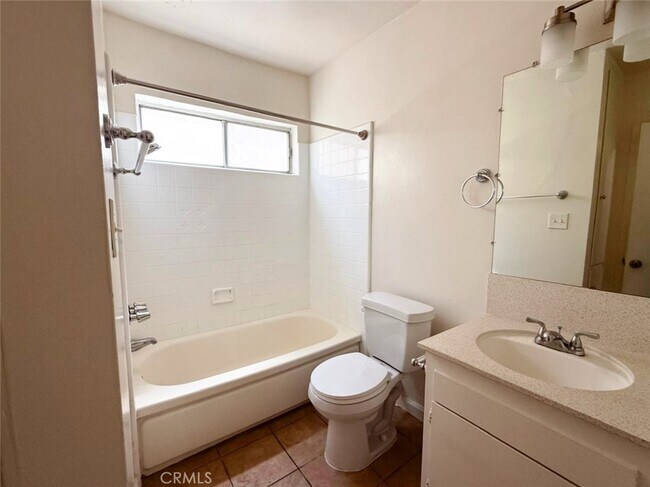 Building Photo - 8371 Northgate Ave