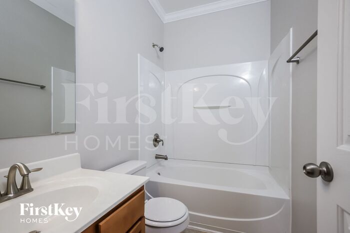Building Photo - 4242 Glenmore Creek Dr