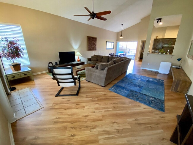 Building Photo - 14811 Great Willow Dr