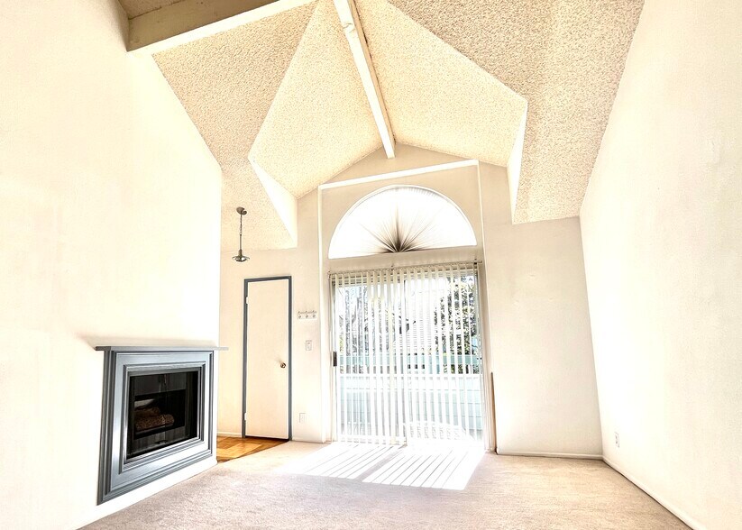 Building Photo - 26758 Claudette St