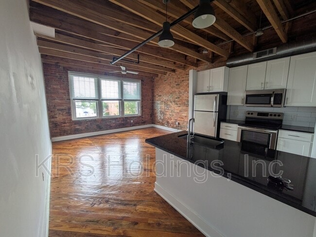 Building Photo - Weatherly Lofts