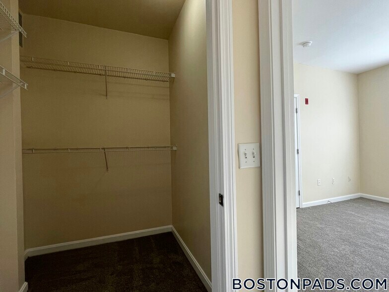 Building Photo - 311 Lowell St