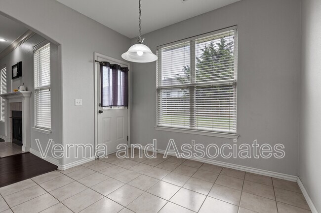 Building Photo - 4307 SW Fieldstone Blvd