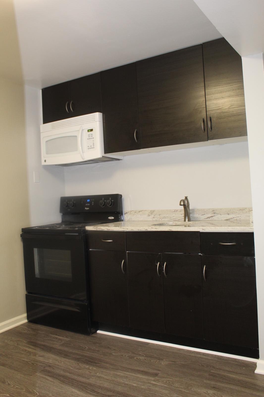 Building Photo - 2504 Heatherwood Ct