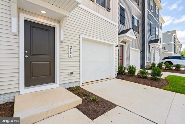 Building Photo - 2604 Cougar Ln