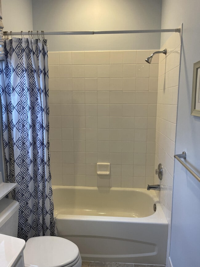 Building Photo - 1833 Dakota Dr