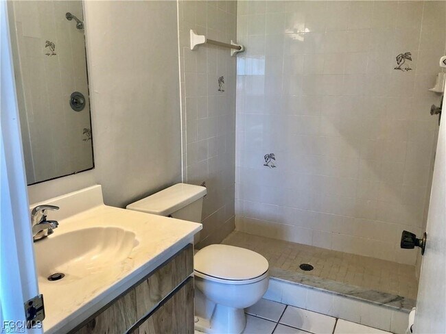 Building Photo - 4717 SW 13th Ave