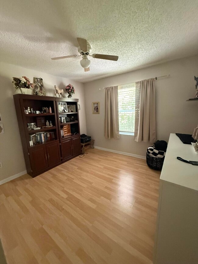 Building Photo - 5813 Eagle Cay Ln