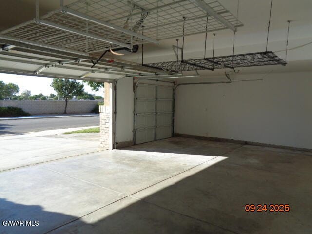 Building Photo - 42308 Klamath Ln