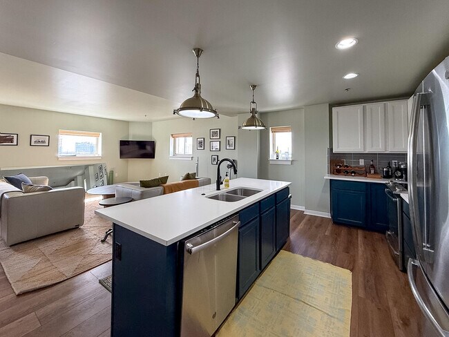 Building Photo - 525 W Lafayette Blvd