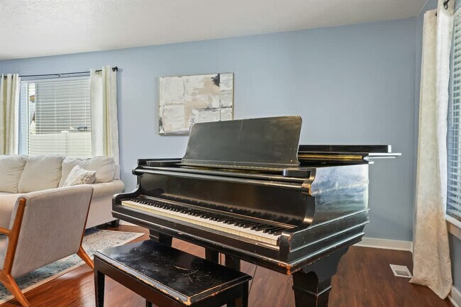 Building Photo - 11230 Silver River Loop