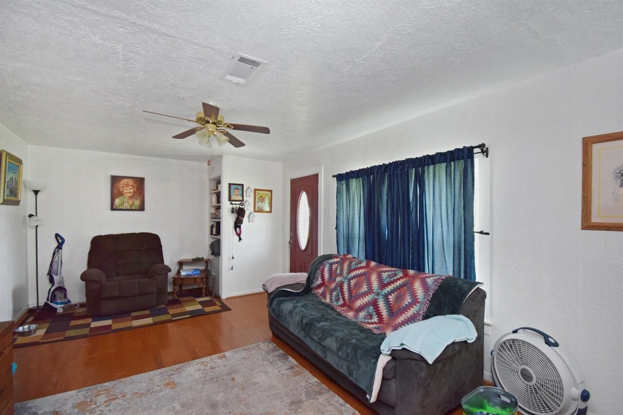 Building Photo - 1305 Engle Ave