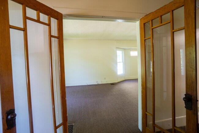 Building Photo - Charming Single Family Home One Block From...