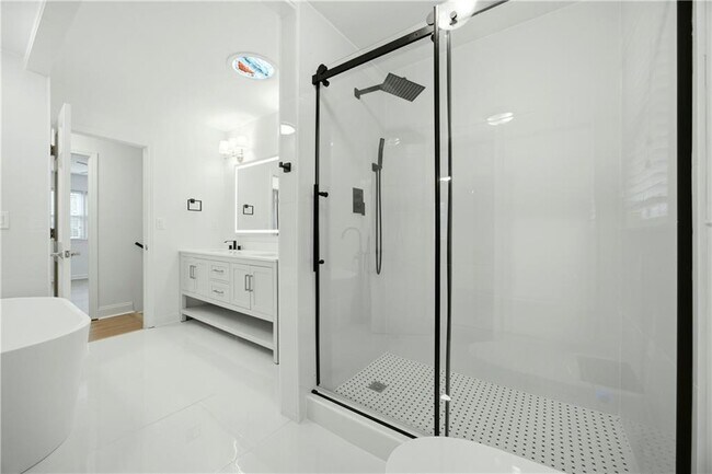 Building Photo - 2220 Spring Mill Cove