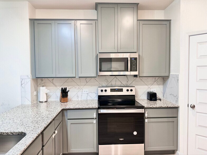 Building Photo - 1106 Aronia Ln