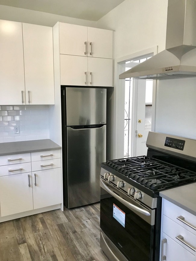 Building Photo - 1050 S Genesee Ave