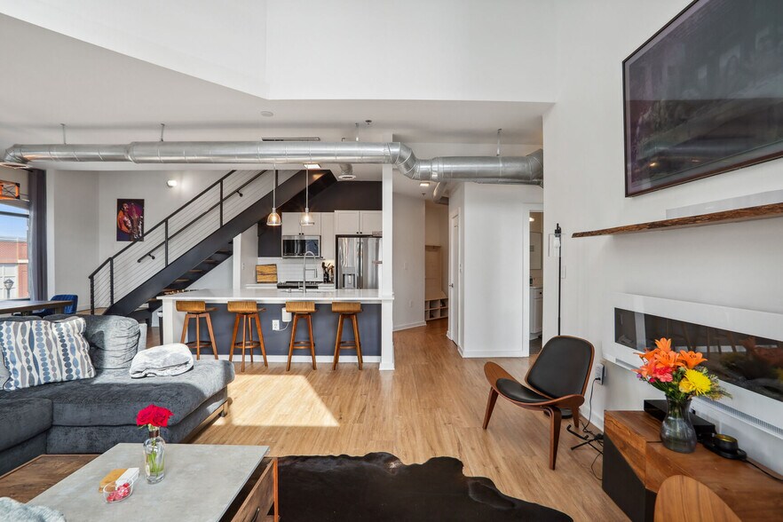 Building Photo - 260 18th St NW