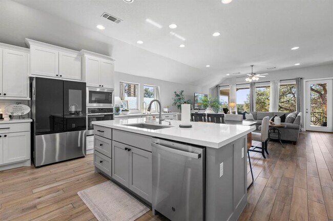 Building Photo - 313 Terrene Trl