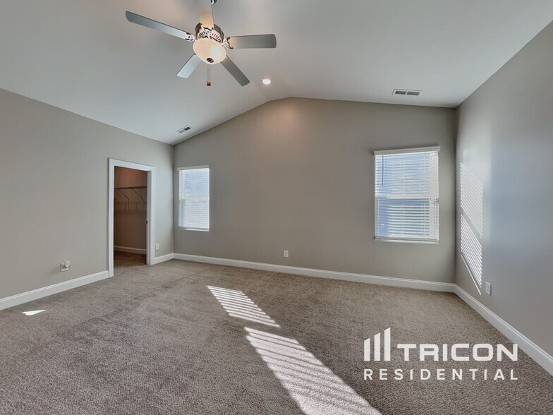 Building Photo - 505 Legacy Dr