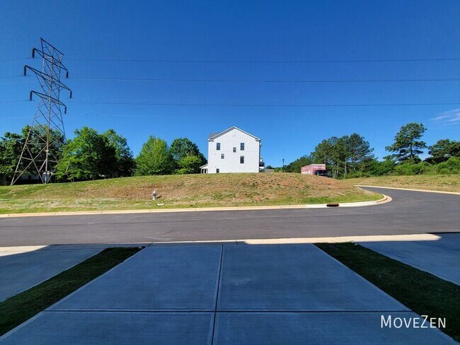 Building Photo - 645 District Ct