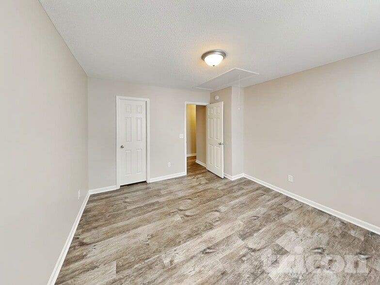 Building Photo - 136 Cherry Laurel Dr