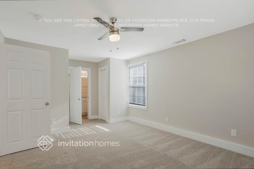 Building Photo - 212 Glenrose Cir SW