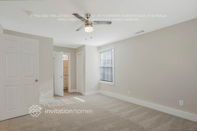 Building Photo - 212 Glenrose Cir SW