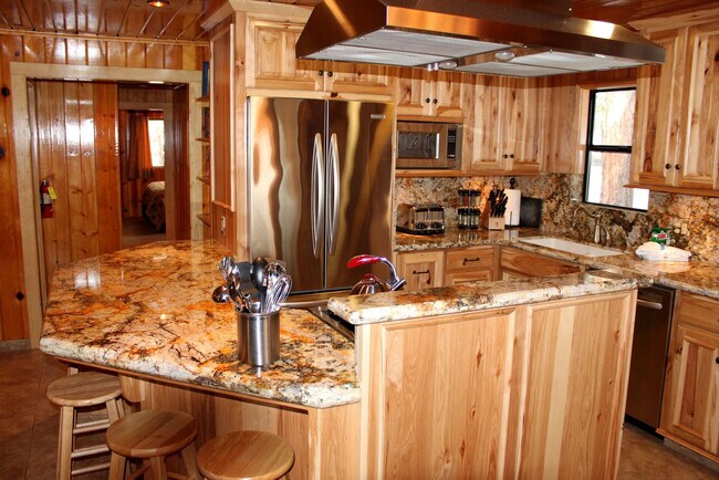 Building Photo - 8033 Larkspur Ln