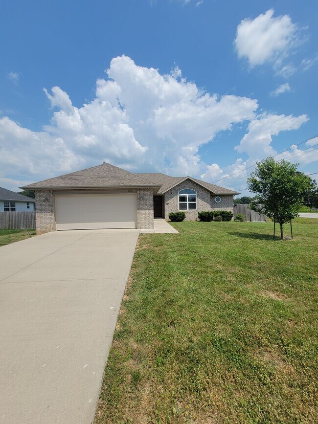 Primary Photo - Beautiful & Spacious 3 Bedroom, 2 Bathroom...