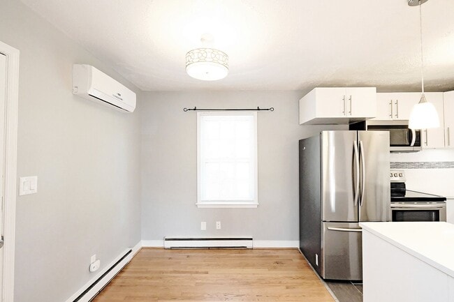 Building Photo - Nicely Updated Duplex Near UVA Medical Center