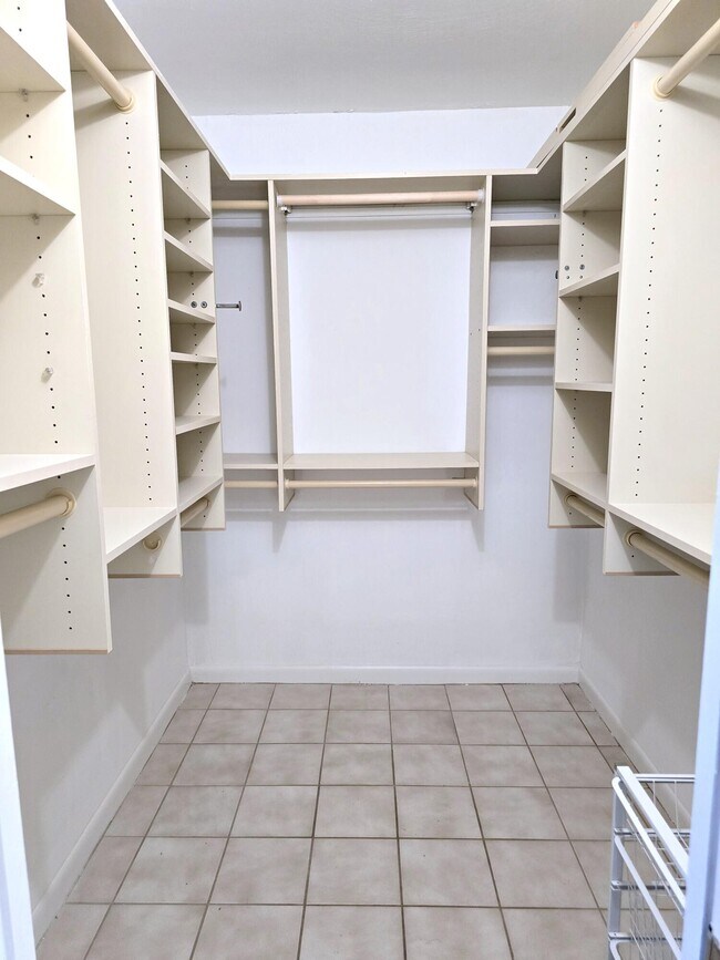 Building Photo - 3403 Bimini Ln
