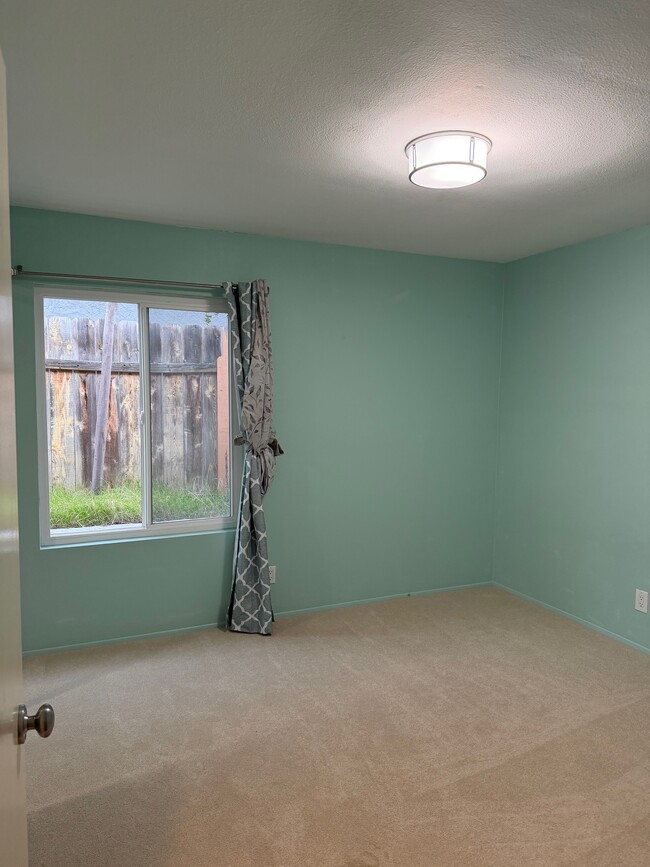 Building Photo - 1845 Blackhawk Ave