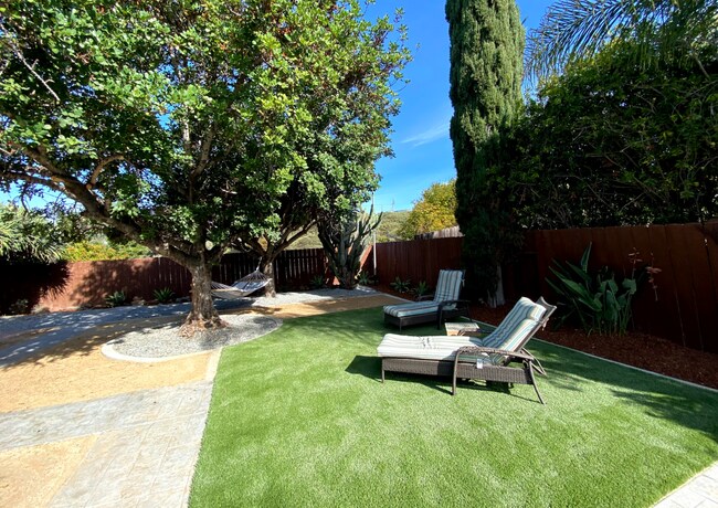 Primary Photo - 5BD/2BA, Great Private Yard w/ Fire Pit!