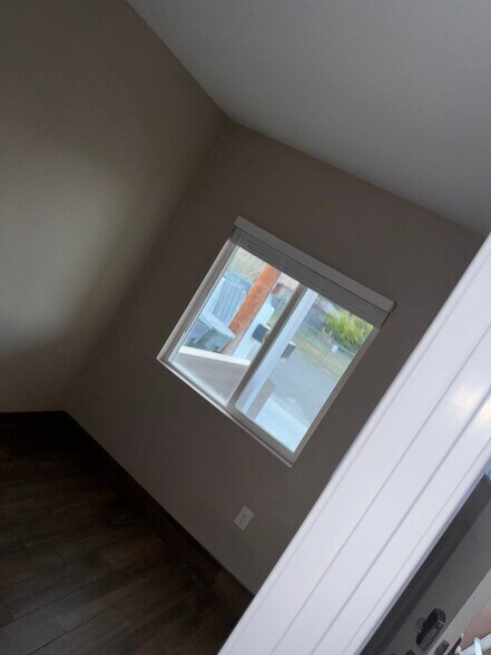 Building Photo - 32952 Urban Ave