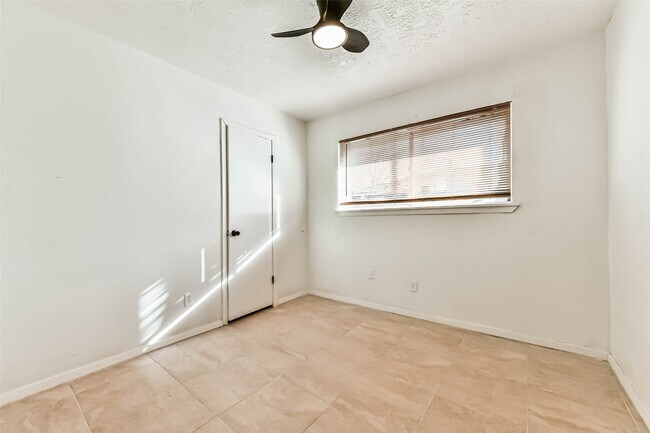 Building Photo - 11411 Murr Way