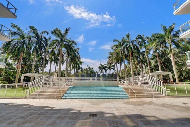 Building Photo - 2627 S Bayshore Dr