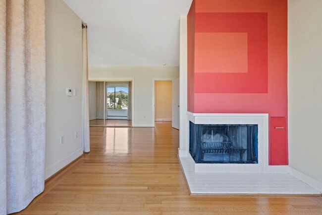 Building Photo - Eureka Valley/Castro 4 Bed + Bonus Room, 3 Bath, 2 Car Garage, City & Valley Views