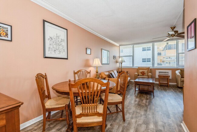 Building Photo - 101 N Birch Rd