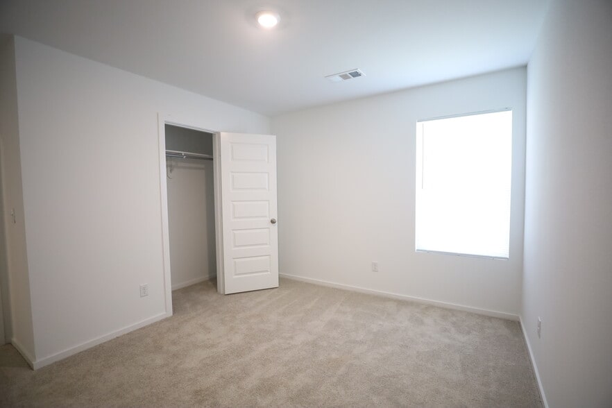 Building Photo - 5400 Orchard Pass