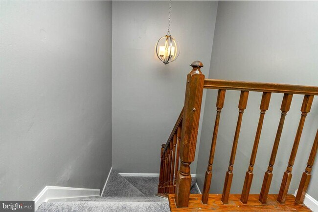 Building Photo - 324 Talbot Ct