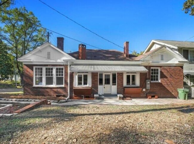 Building Photo - 1427 Court St