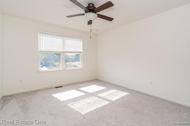 Building Photo - 4637 Bradley Cir
