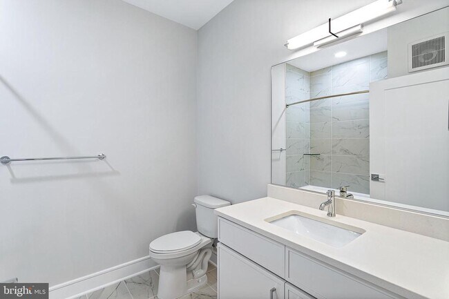 Building Photo - 635 Slaters Ln