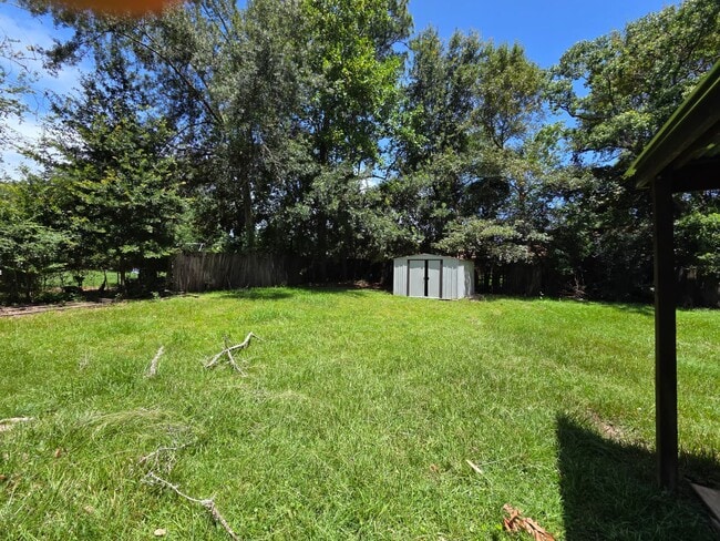 Building Photo - 15230 Hamilton St