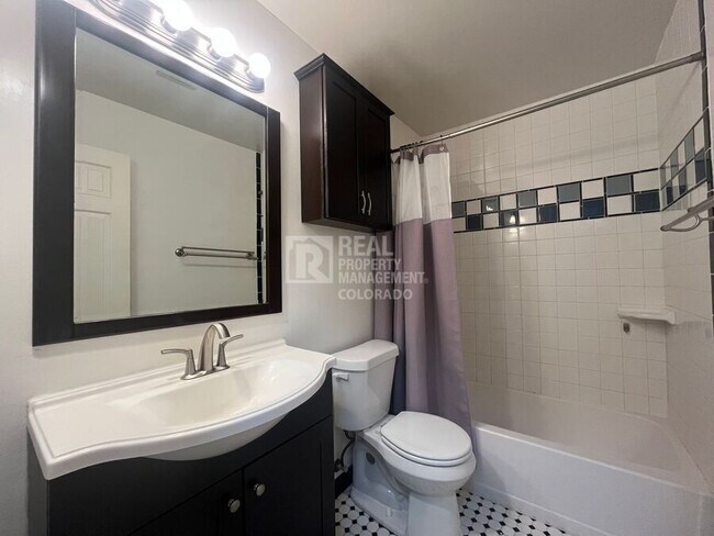 Building Photo - 2260 S Vly Hwy